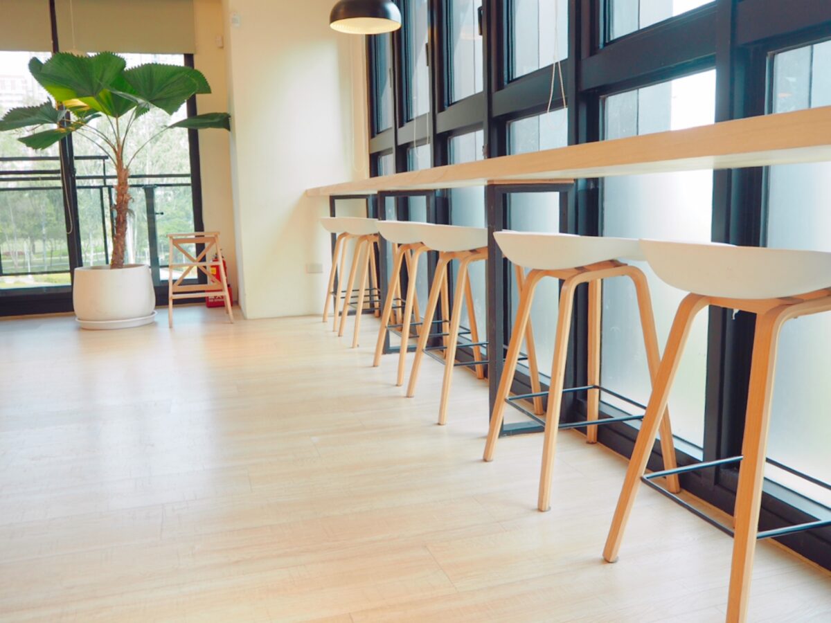 おしゃれなカフェのイメージ